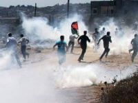 Photo of Cisgiordania: scontri tra esercito israeliano e giovani palestinesi