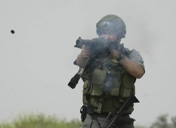 Photo of Il regime israeliano utilizza armi letali contro i manifestanti palestinesi