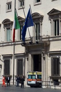 Photo of Italia. Sparatoria davanti a Palazzo Chigi, tre feriti