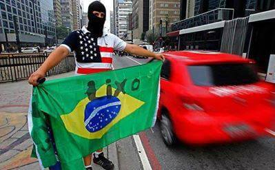 Photo of Brasile: chi c’è dietro le “improvvise” manifestazioni?