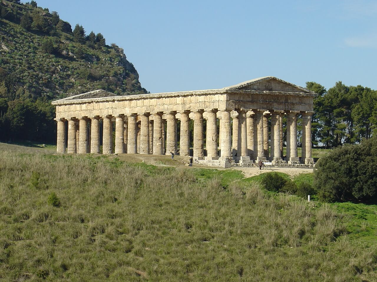 Photo of Sicilia. Tempio di Segesta in affitto a società israeliana