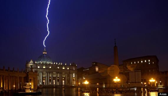 Photo of Vaticano. Terremoto nello Ior, saltano i vertici