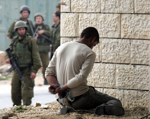 Photo of Zionist Soldiers Kill Unarmed Palestinian on Gaza Border