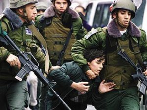 Photo of Cisgiordania. Arrestati cinque palestinesi da militari israeliani, due sono bambini