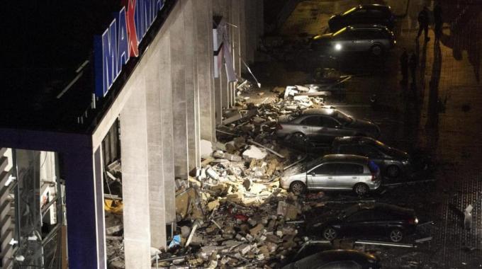 Photo of Riga, si aggrava bilancio crollo supermercato: 45 i morti