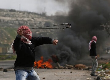 Photo of Cisgiordania. L’esercito israeliano apre il fuoco sui manifestanti, decine di feriti