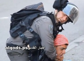 Photo of Un video mostra soldati israeliani aggredire bambino appena ferito