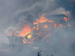 Photo of Cile. Vasto incendio a Valparaiso, distrutte 500 abitazioni