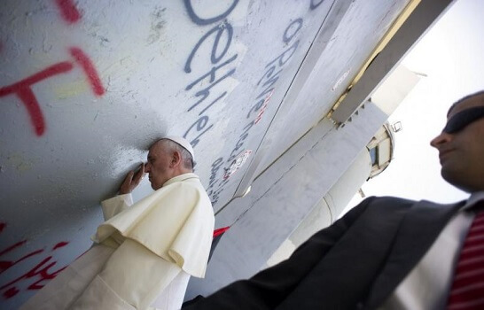 Photo of Pope Francis calls for two-state solution, stops at Israeli apartheid wall