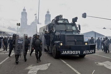 Photo of Messico. Contro la corruzione e il crimine organizzato, continua la mobilitazione per la sparizione dei 43 studenti