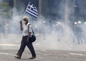 Photo of Tra caos e disperazione la Grecia si prepara al voto