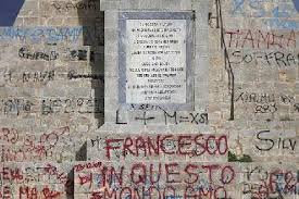 Photo of Italia: vandali al Colosseo