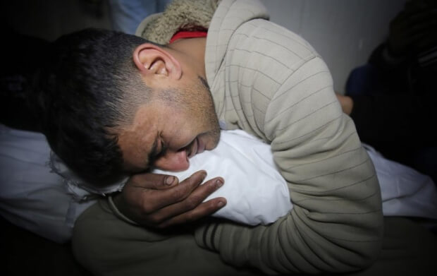 Photo of Raid israeliano su Gaza: muore un bambino, due altri feriti