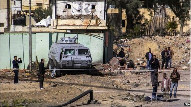 Photo of Aviazione egiziana lancia raid nel Sinai: 60 morti di Bayt Al-Muqaddas