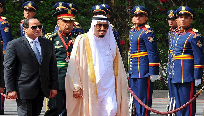 Photo of Egitto: re Salman accolto da eroe al suo arrivo al Cairo