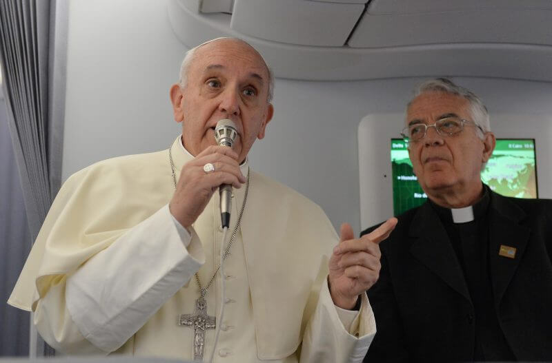 Photo of Papa Francesco: “Sbagliato identificare l’Islam con la violenza e il terrorismo”