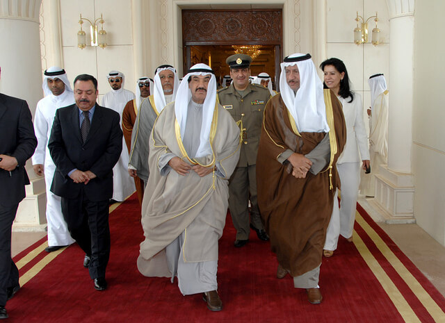 Photo of Kuwait emette suo personale “divieto” sulle orme di Trump