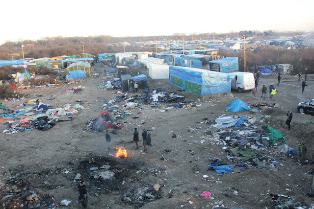 Photo of Calais: sindaco vieta ai gruppi umanitari locali di fornire cibo ai rifugiati