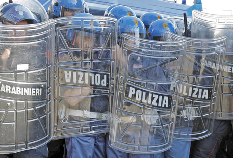 Photo of Toscana: G7, scontri tra polizia e manifestanti