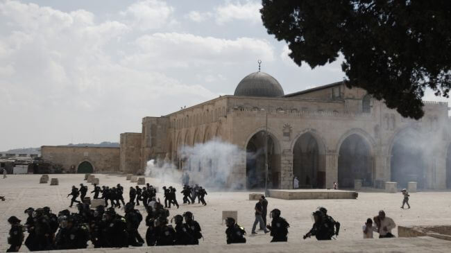 Photo of Israeli forces attack Palestinian outside al-Aqsa