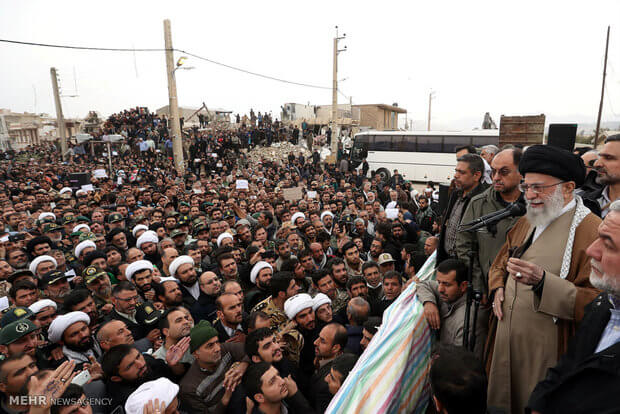 Photo of Iran, Imam Khamenei tra i terremotati