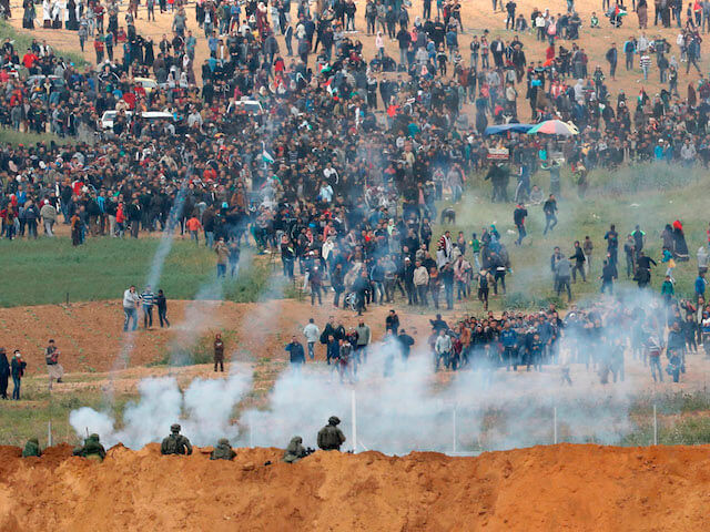 Photo of Gaza: fuoco sui manifestanti, 16 morti