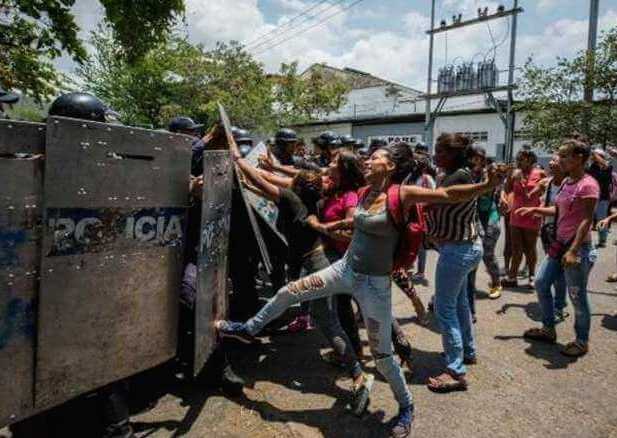 Photo of Venezuela: rivolta in carcere, 68 morti