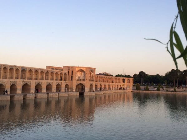 Photo of Isfahan, inaugurato il primo mercato di pietre preziose