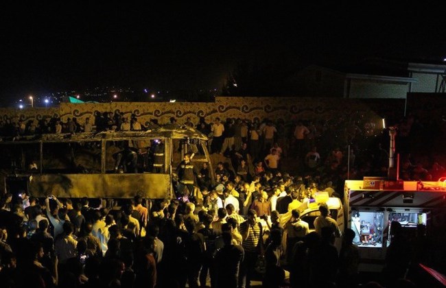 Photo of Iran: scontro bus-cisterna, 13 vittime