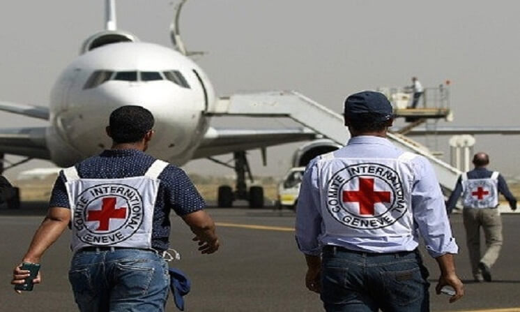 Photo of Yemen, regime saudita dirotta aereo Croce Rossa