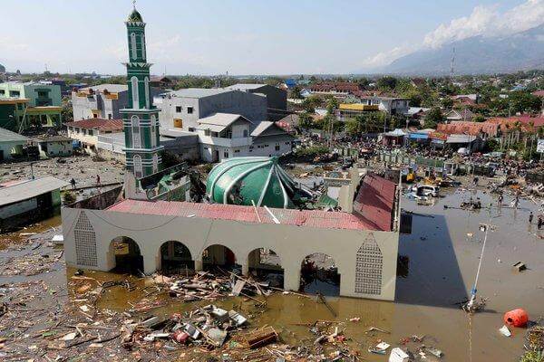 Photo of Indonesia: 800 le vittime dello tsunami
