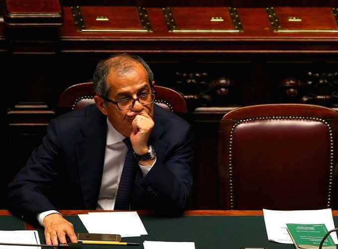 Photo of Italia: ministro Tria nega dimissioni