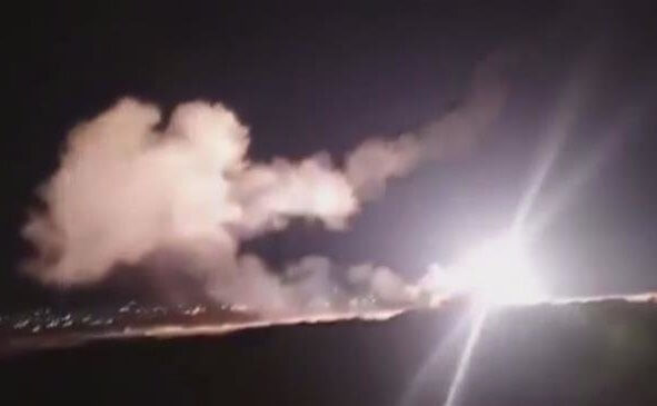 Photo of Siria: Difesa aerea abbatte missili israeliani