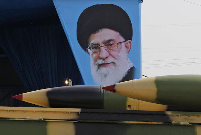 Photo of Iran costruisce missili terra-mare con portata di 300 km