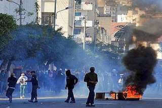 Photo of Algeria, scontri e proteste per quinto mandato Bouteflika