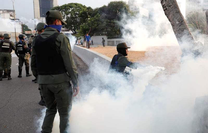 Photo of Venezuela: governo contrasta colpo di stato