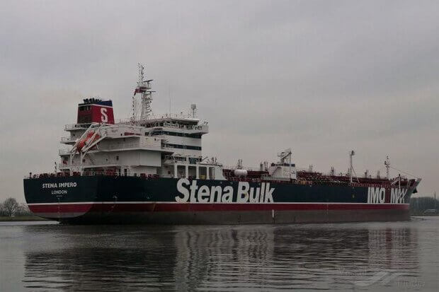 Photo of IRGC confiscates trespassing British oil tanker in Strait of Hormuz
