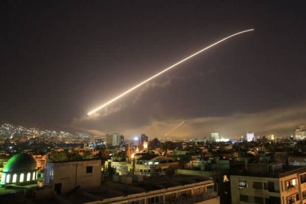 Photo of Siria: missili israeliani su Damasco