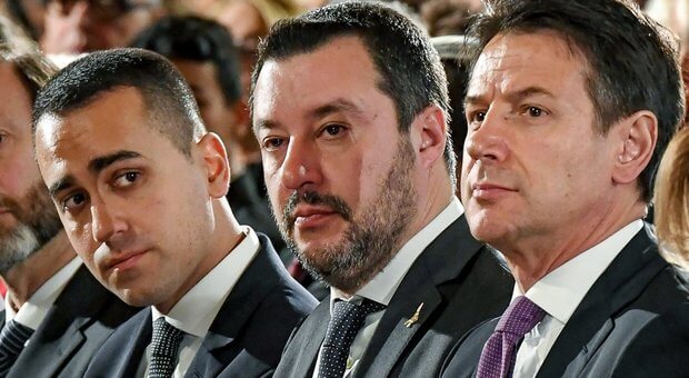 Photo of Crisi di governo (farsa), si dimette Conte