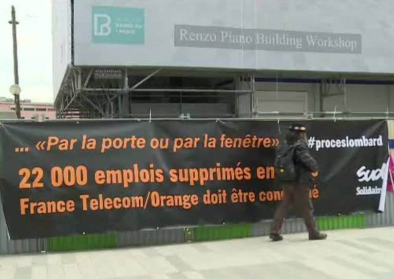 Photo of France Telecom, condanna per mobbing a Lombard