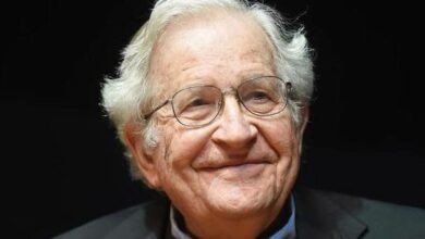 Photo of Noam Chomsky: “lslamofobia ha trasformato i musulmani in minoranza perseguitata”