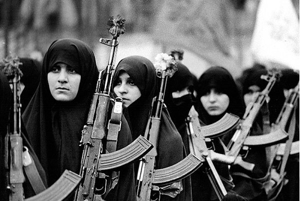 Iran-sacra-difesa