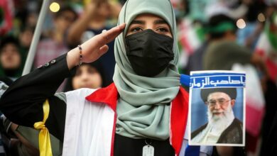 Photo of Children gather together at Tehran stadium to chant “Salam Commander”